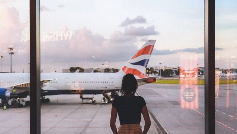 Emissioni di CO2 nei voli aerei: come compensarle - immagine di copertina