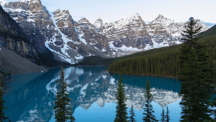 Metà dei grandi laghi si sta ritirando: il climate change cambia la geografia - immagine di copertina