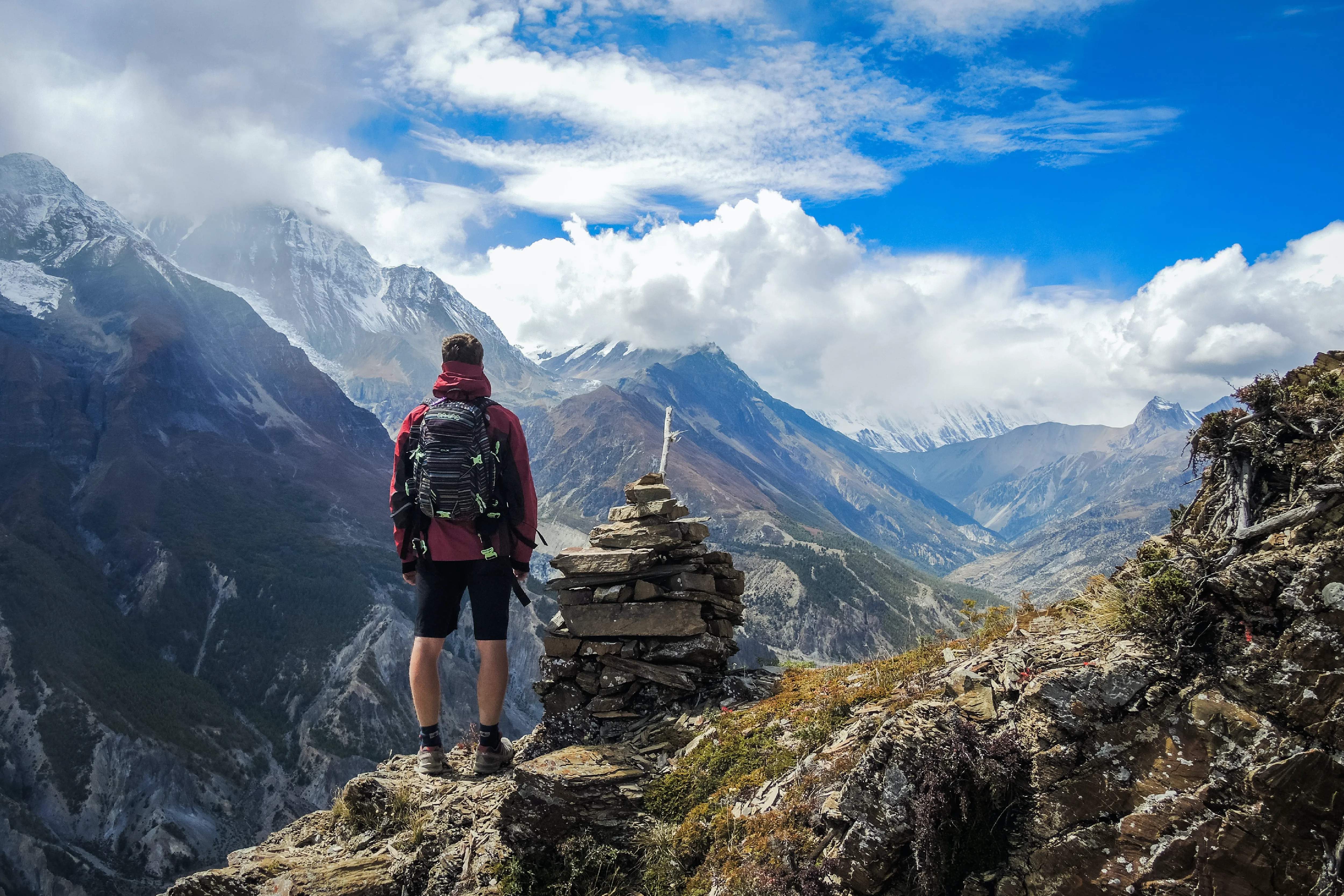 Dal trekking giornaliero ai cammini pi&ugrave; lunghi: ecco cosa portare nello zaino