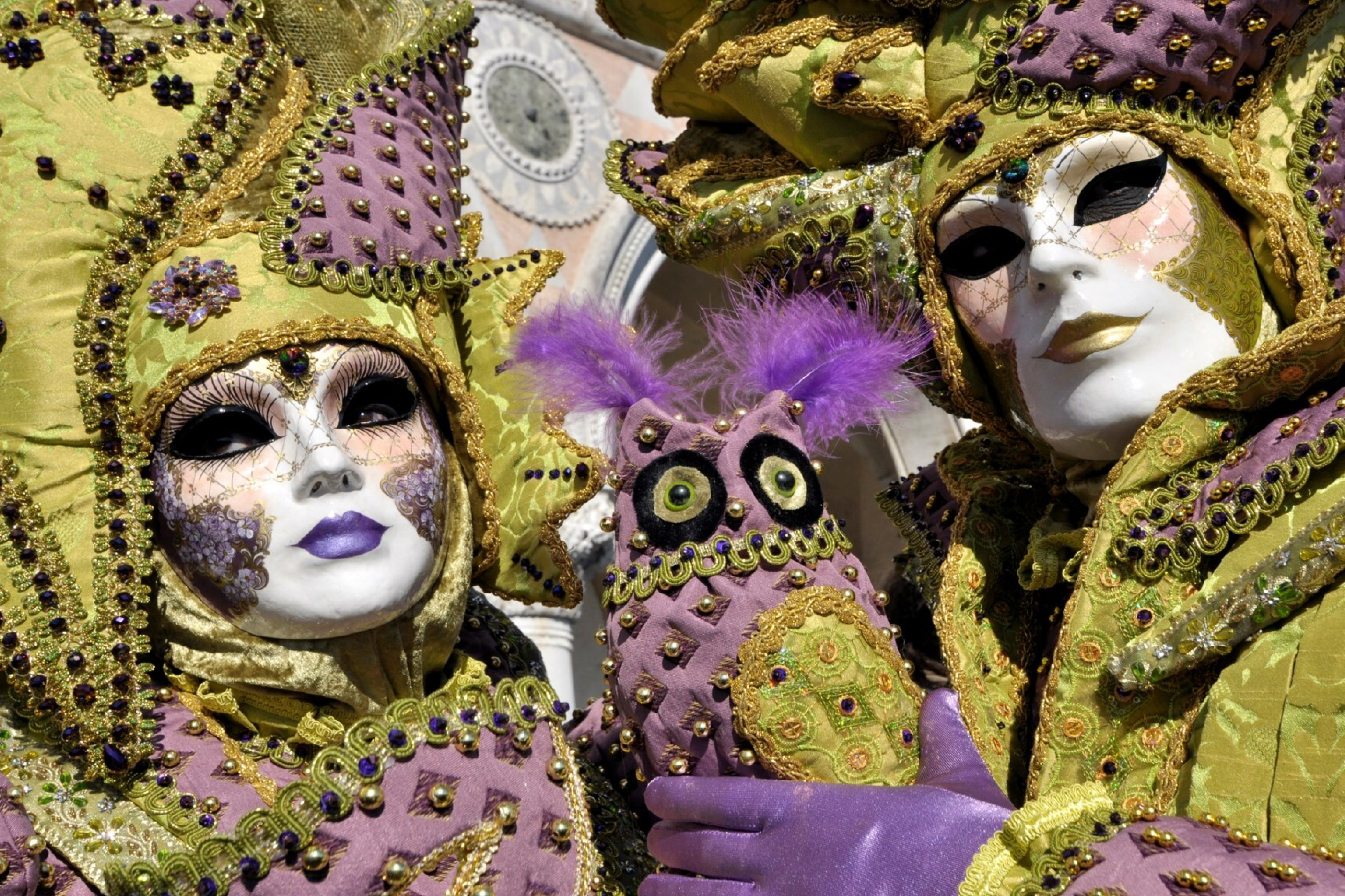 Carnevale sostenibile, maschere e costumi fai da te