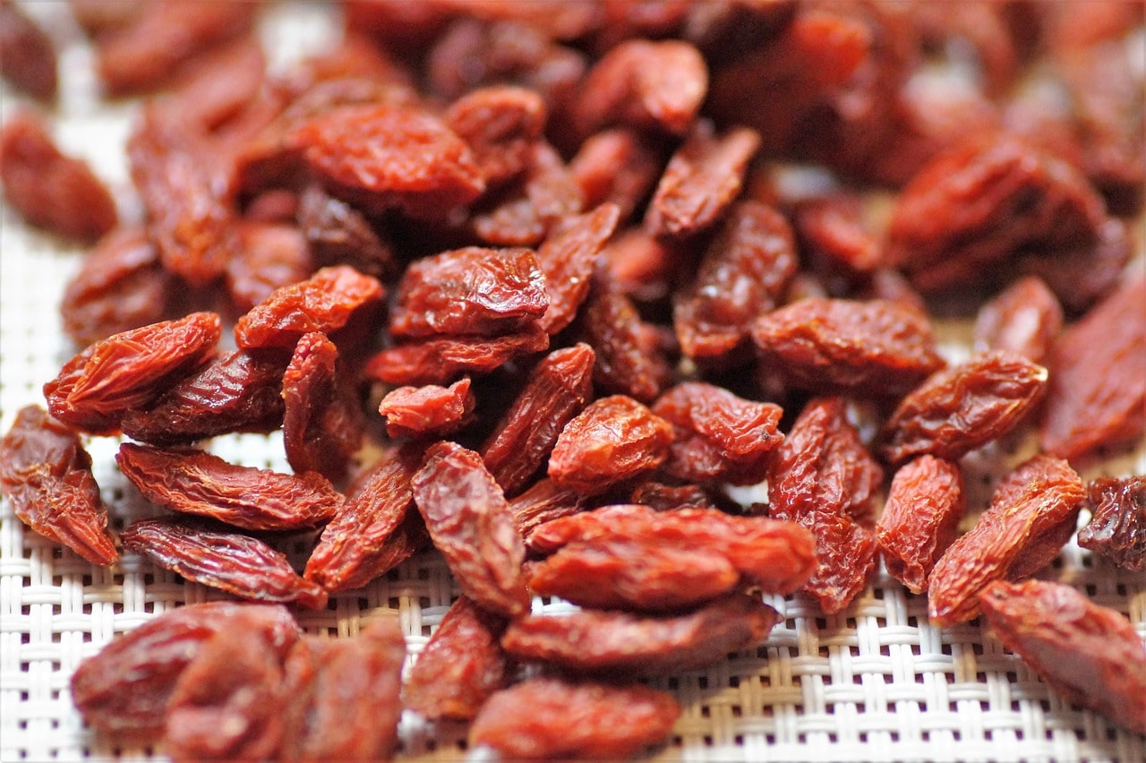 Bacche di Goji: scopri come integrarle nella tua dieta per beneficiare delle loro proprietà - immagine di copertina