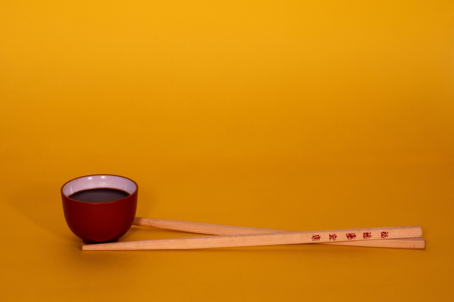 Shoyu e Tamari: le differenze tra queste salse tradizionali giapponesi - immagine di copertina