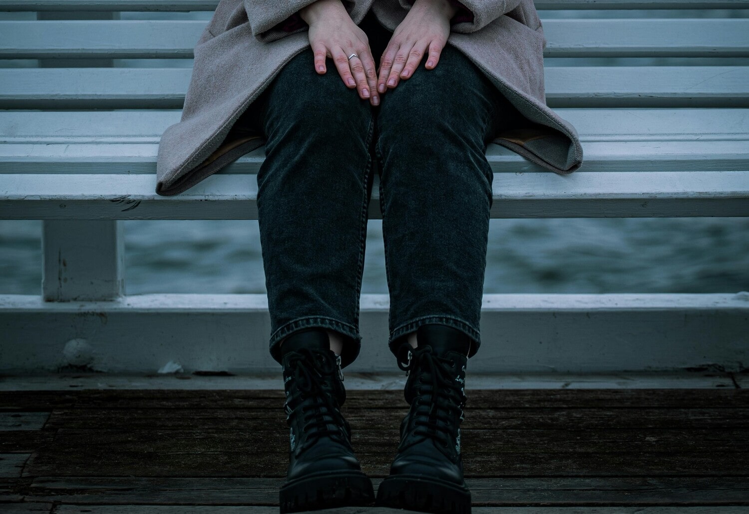 9 cose che fanno gli psicoterapeuti quando si sentono soli - Tradotti per voi - immagine di copertina