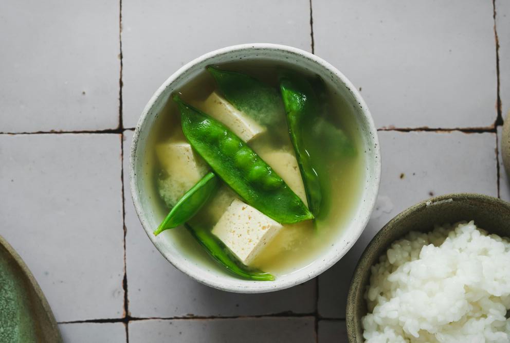Segreti per una digestione ottimale: scopri come favorire il processo con la zuppa di miso - immagine di copertina