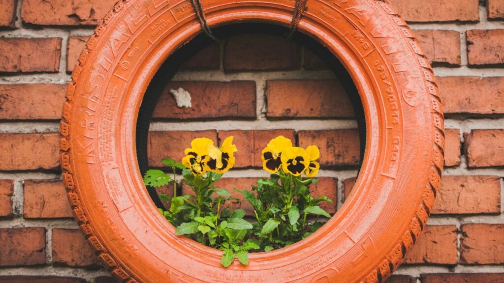 Fioriera con pneumatici