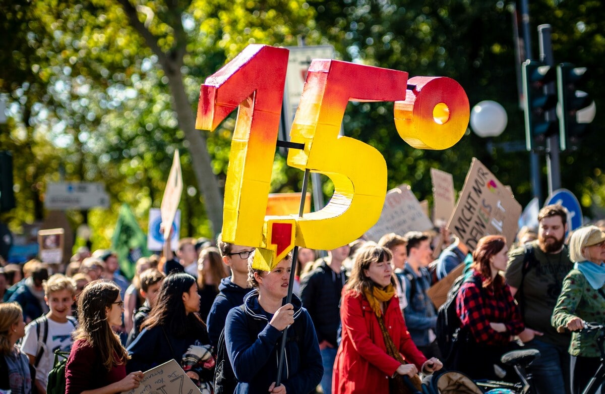 Fridays for Future Italia torna in piazza per la giustizia climatica e sociale - immagine di copertina