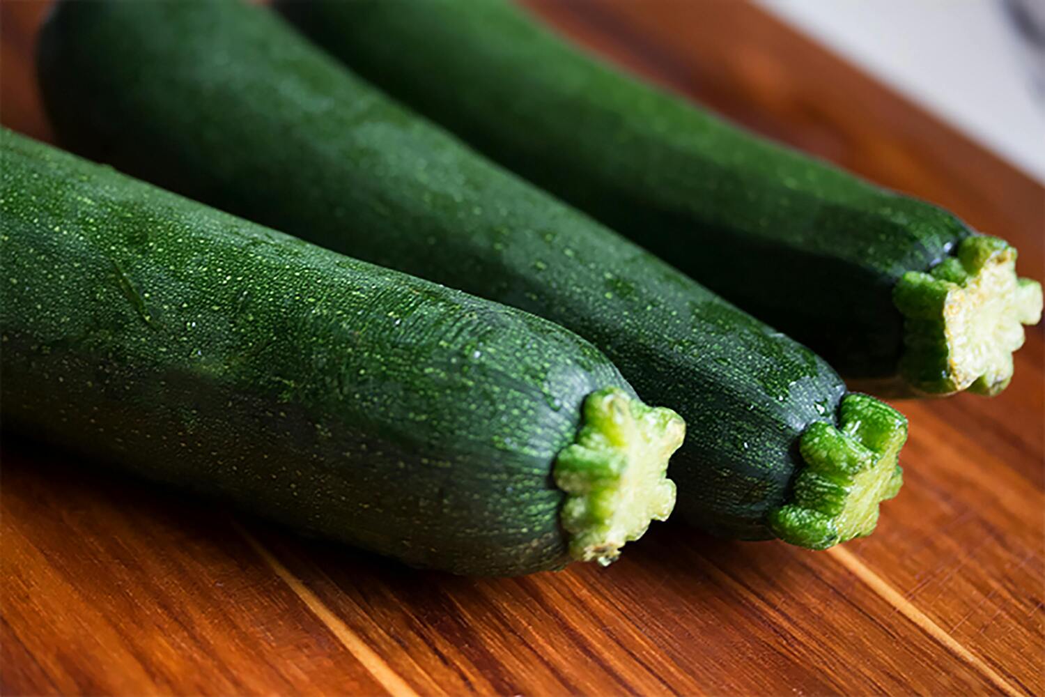 Le incredibili proprietà delle zucchine: scopri i benefici di questo ortaggio versatile - immagine di copertina