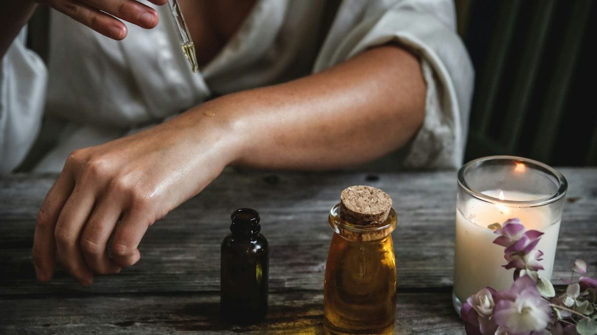 Tea tree oil: tutti gli impieghi per un benessere naturale - immagine di copertina