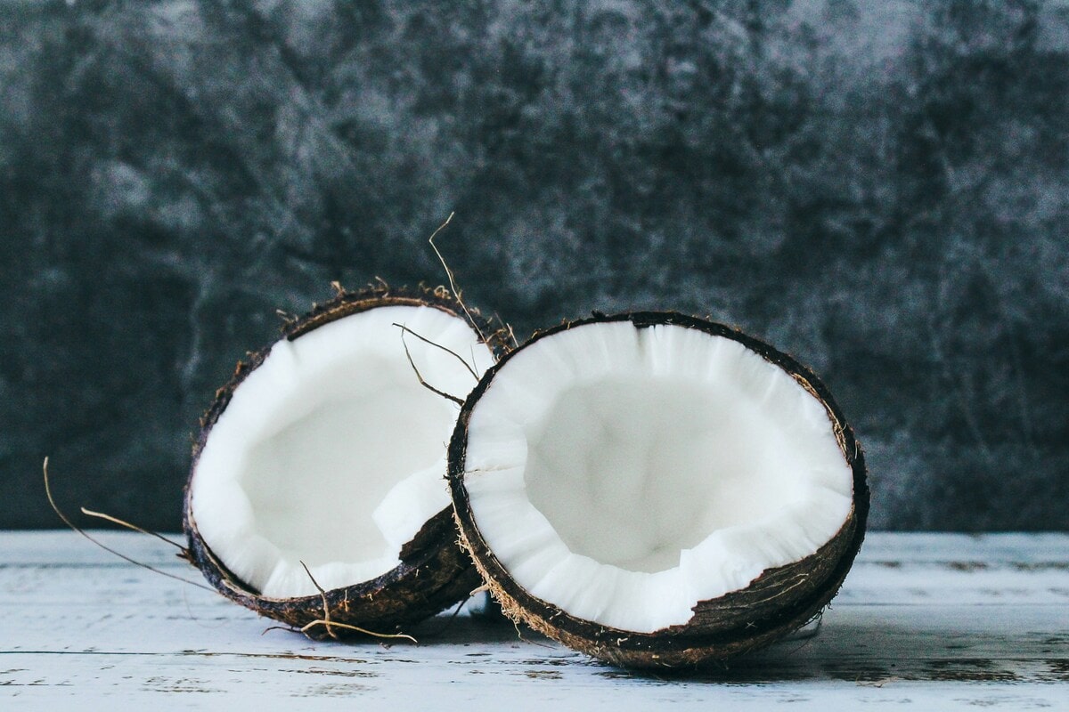 Scopri i benefici e le proprietà del cocco per una nutrizione naturale - immagine di copertina