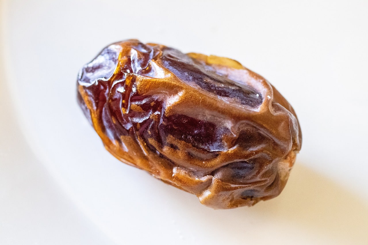 Rivoluziona la tua cucina con i datteri: scopri le proprietà e i benefici di questo superfood - immagine di copertina