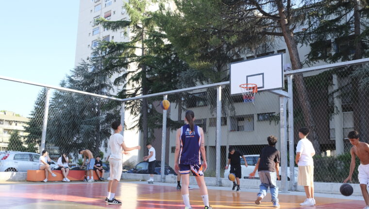 Basket, inclusione sociale e cultura nel cuore pulsante di Tor Bella Monaca - immagine di copertina