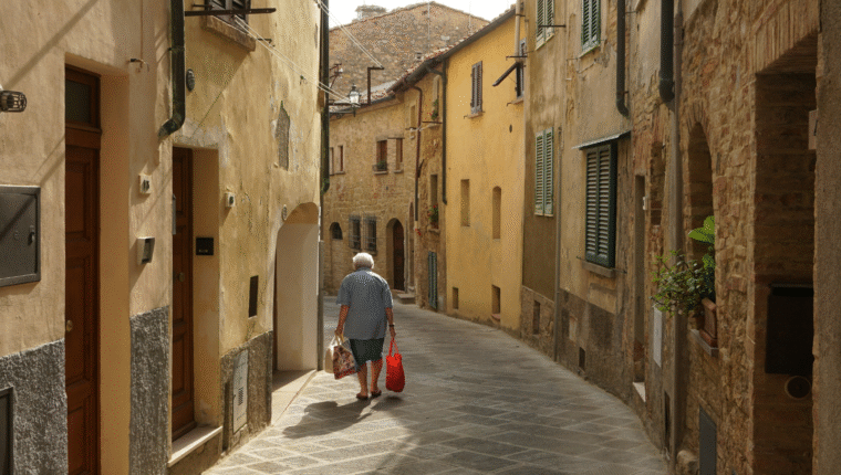 Ecco le Regioni che offrono incentivi e sussidi a chi sceglie di vivere in un borgo a rischio spopolamento - immagine di copertina