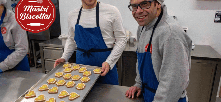 Pet food artigianale e inclusione sociale: Mastri Biscottai è il laboratorio romano che dà lavoro a giovani con disabilità intellettiva - immagine di copertina