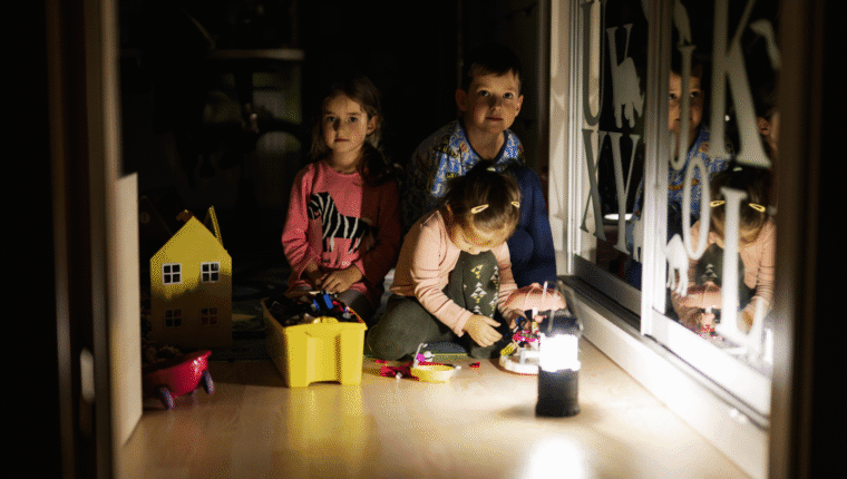 Ecco cosa fare in caso di blackout (e non è una probabilità remota) - immagine di copertina