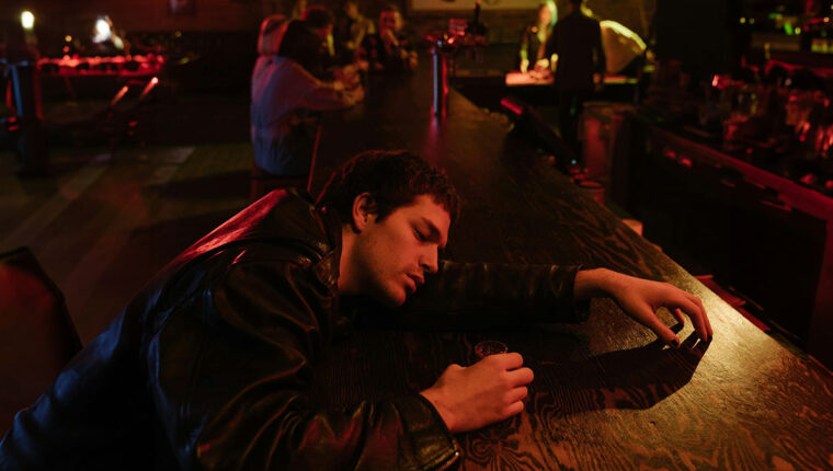 Clienti troppo ubriachi? L'Australia punisce i pub - immagine di copertina