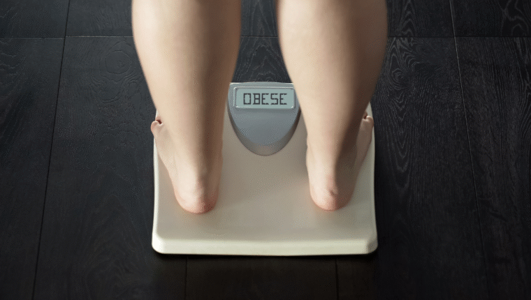 Più bambini obesi che sottopeso: è la prima volta nella Storia - immagine di copertina