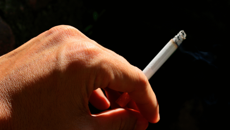 Da gennaio 2026 aumenta il costo di sigarette e tabacco - immagine di copertina