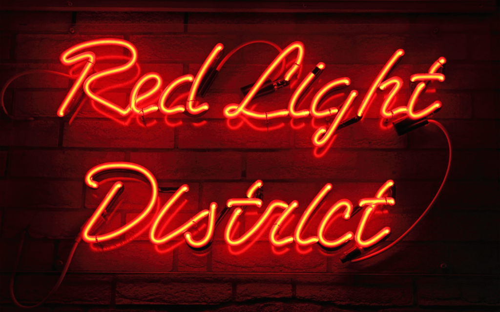 quanto guadagnerebbe l'italia da cannabis e prostituzione - red light district