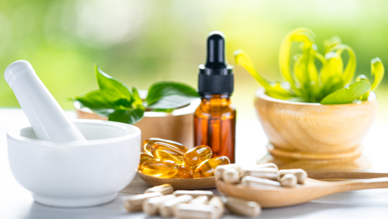 Raffreddore e mal di gola: rimedi naturali per farli passare - immagine di copertina