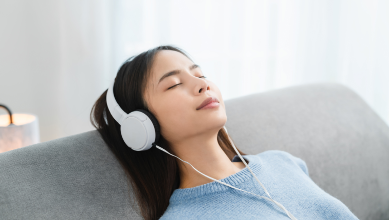 3 app di ipnosi guidata per cambiare abitudini e prendersi cura del proprio benessere - immagine di copertina