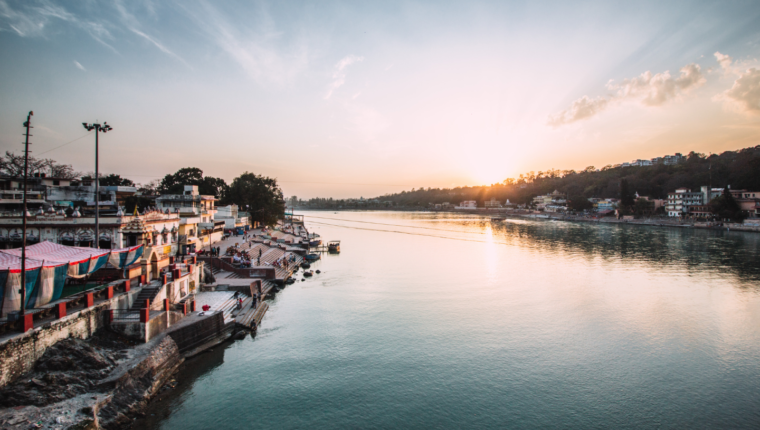 Gange, il fiume dei record: il più sacro dell’Induismo e uno dei più inquinati al mondo - immagine di copertina