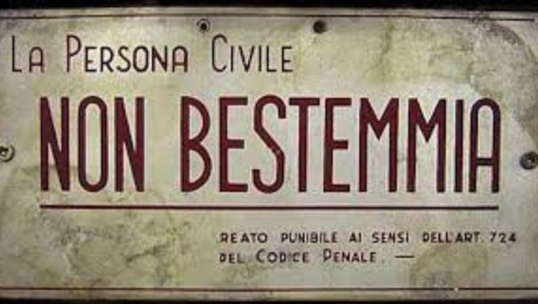 È reato bestemmiare in pubblico? Ecco cosa prevede la legge - immagine di copertina