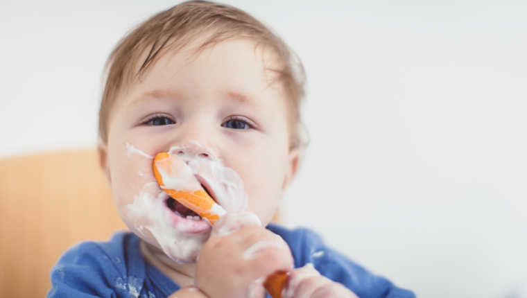 Gli alimenti che i bambini sotto i 5 anni non dovrebbero mangiare - immagine di copertina